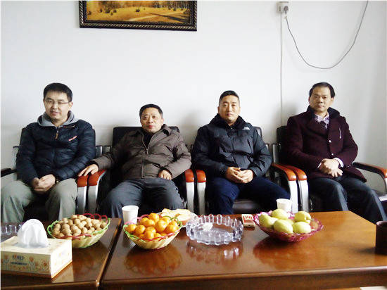 北方工業(yè)大學(xué)馮老師一行來我司觀摩指導(dǎo)大型工程物理模擬試驗(yàn)系統(tǒng)