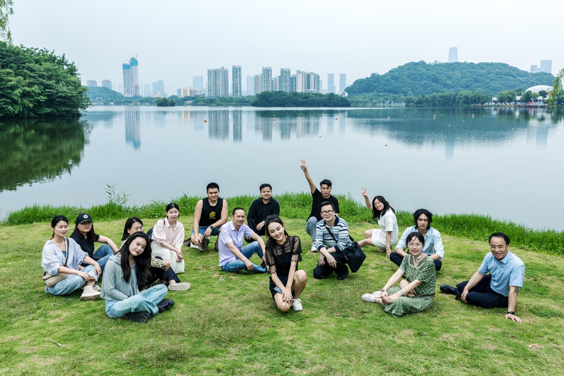 西湖畔的春日雅集 在“磐石·約在西湖”中尋找心靈共鳴